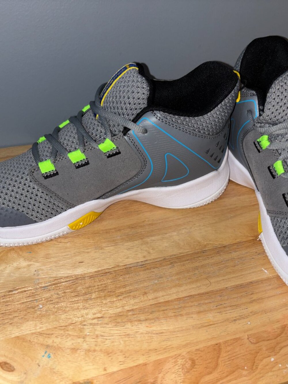 And1 Takeoff 3.0 Basketball Shoes - Picture 2 of 7